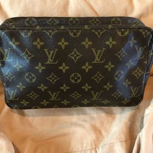 Authentic Louis Vuitton Trousse 28!